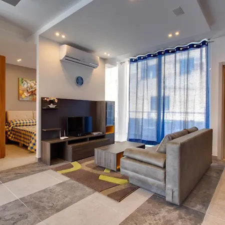 Chalet Apartments Апартаменты Слима