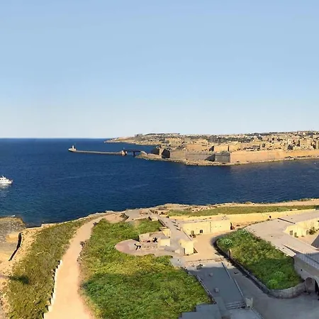 Chalet Apartments * Sliema