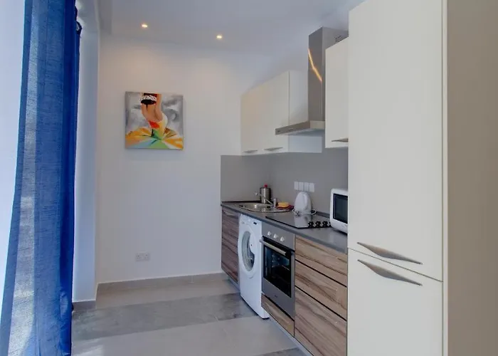 Chalet Apartments * Sliema